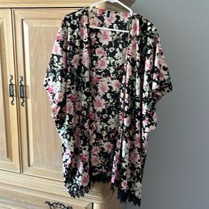 Apt 9 Black Pink Floral Print Wrap/Kimono with Lace bottom One Size Fits All